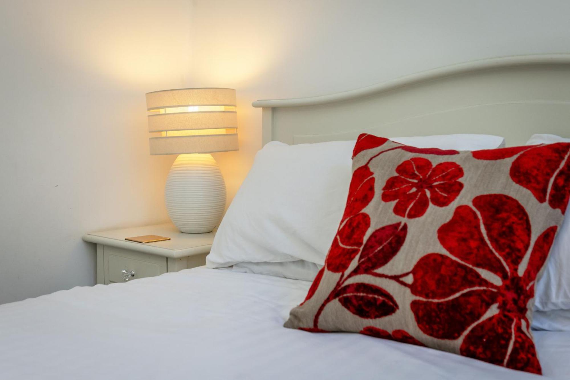 Traditional 3 Bedroom Quiet Duplex Flat By High St, Trams And Buses - Just 1-5 Miles To Centre EDI Kültér fotó