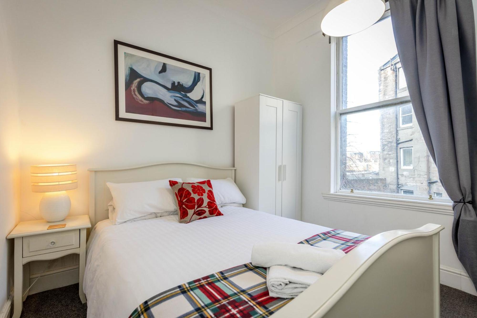 Traditional 3 Bedroom Quiet Duplex Flat By High St, Trams And Buses - Just 1-5 Miles To Centre EDI Kültér fotó