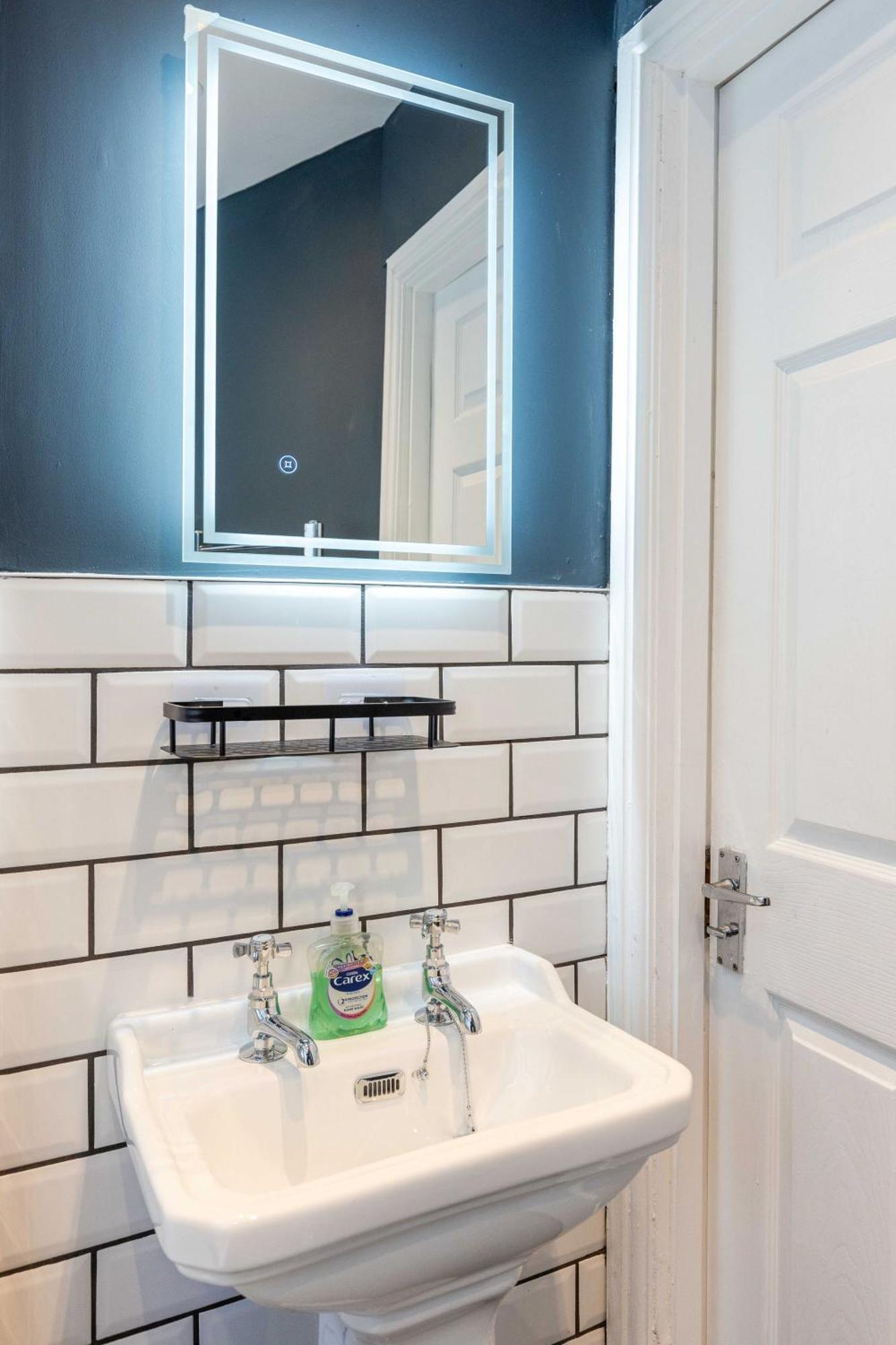 Traditional 3 Bedroom Quiet Duplex Flat By High St, Trams And Buses - Just 1-5 Miles To Centre EDI Kültér fotó