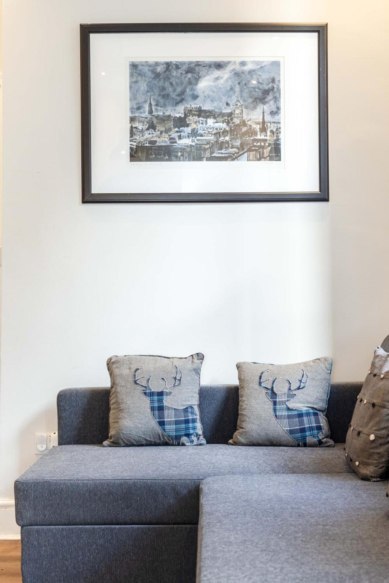 Traditional 3 Bedroom Quiet Duplex Flat By High St, Trams And Buses - Just 1-5 Miles To Centre EDI Kültér fotó